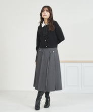 画像をギャラリービューアに読み込む, 【WEB限定予約アイテム/11月上旬入荷予定】3way衿×タイ付きビジュ釦カーディガン/MM558403