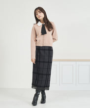 画像をギャラリービューアに読み込む, 【WEB限定予約アイテム/11月上旬入荷予定】3way衿×タイ付きビジュ釦カーディガン/MM558403