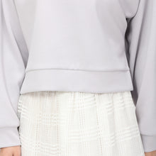 画像をギャラリービューアに読み込む, 【予約商品】ビジュー釦クロップドスウェット/MM418202