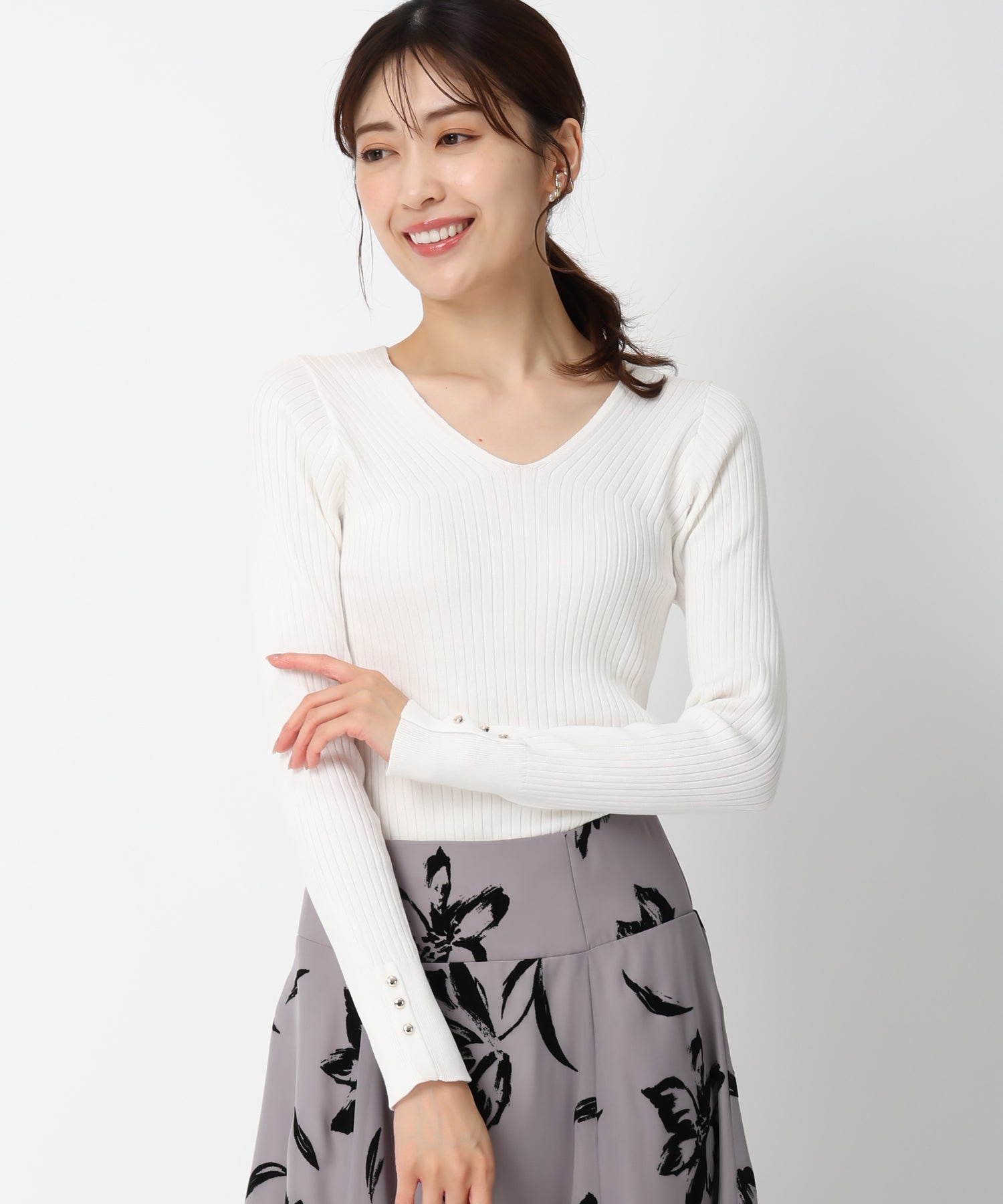 MAHF マーフ　Vネック長袖ウェア ベージュ黒 ベーシック成型編みVネックリブニット/MM438306 – MISCH MASCH|31 Sons