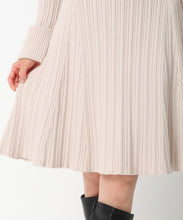 画像をギャラリービューアに読み込む, ブローチ付きAラインニットワンピース/MM447402
