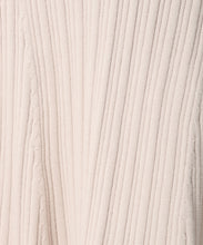 画像をギャラリービューアに読み込む, ブローチ付きAラインニットワンピース/MM447402
