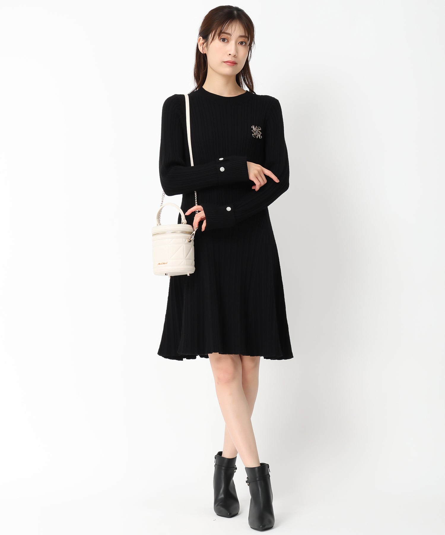 ブローチ付きAラインニットワンピース – MISCH MASCH|31 Sons de mode