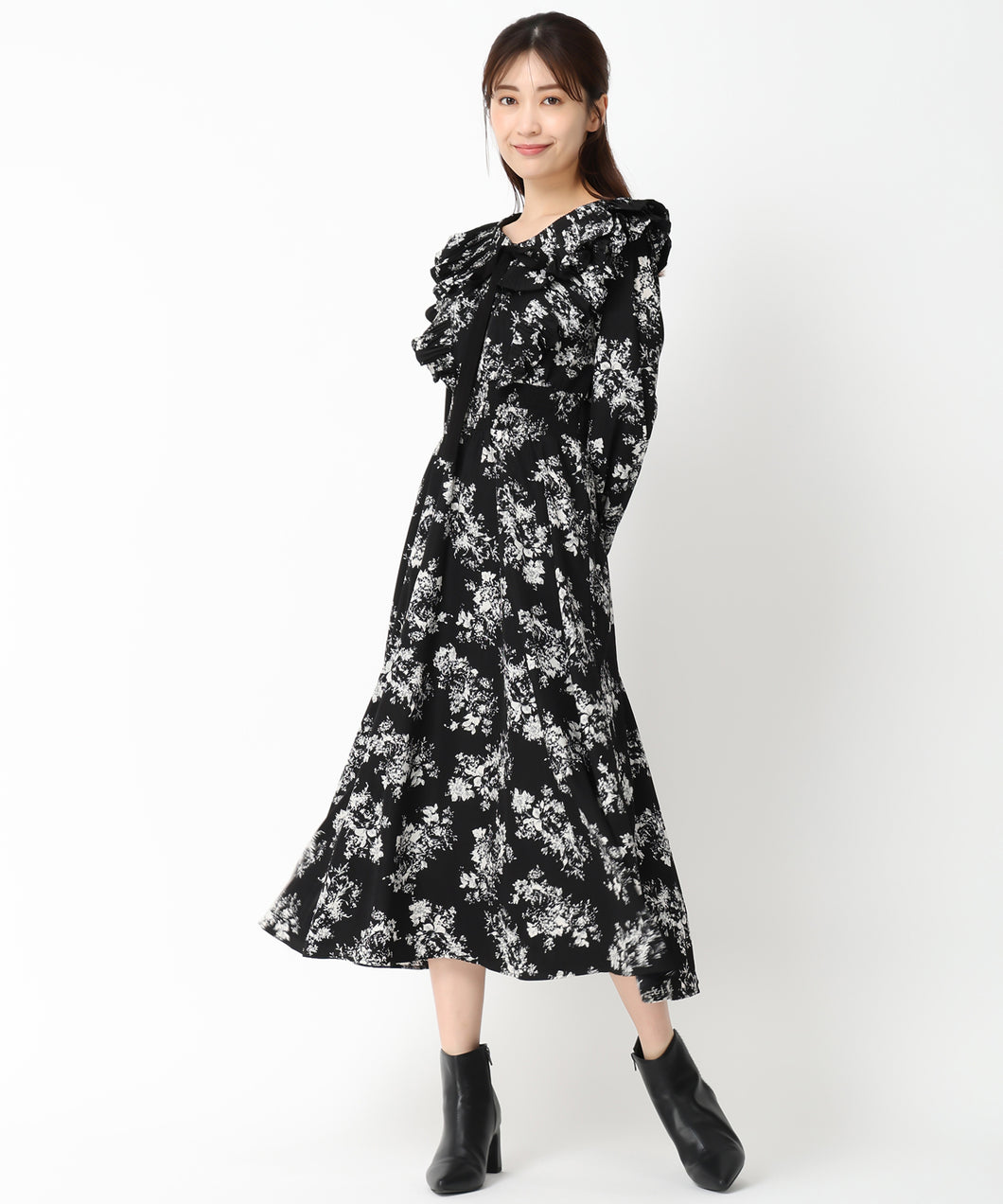 プリーツカラーワンピース/MM447406 (ブラック)