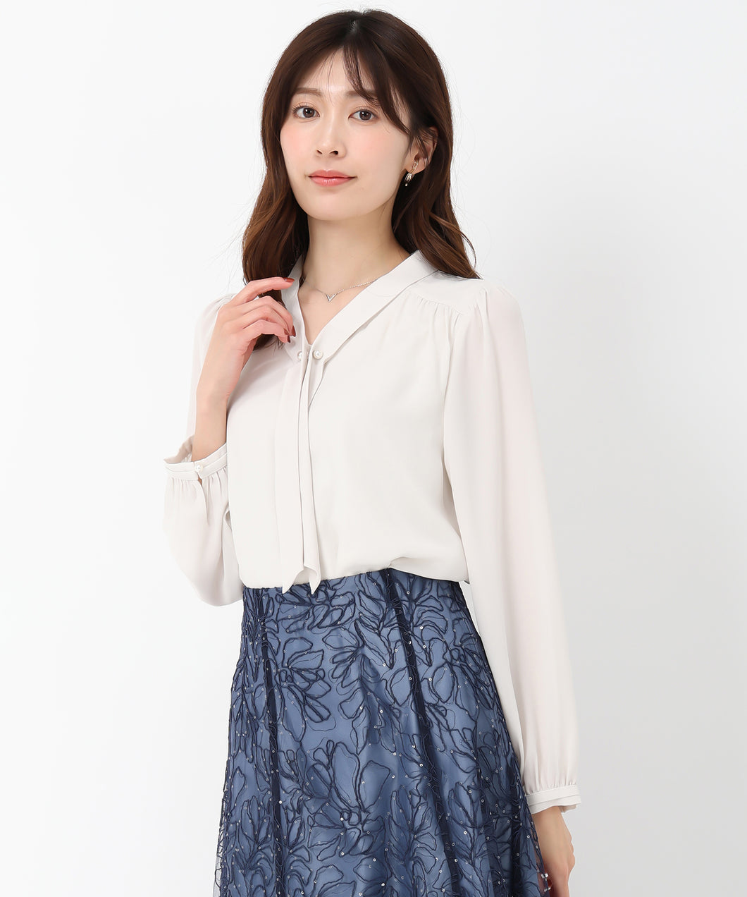 パールバー付きタイブラウス/MM518101