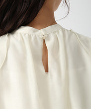 画像をギャラリービューアに読み込む, オープンショルダーフリルブラウス/MM618105 3
