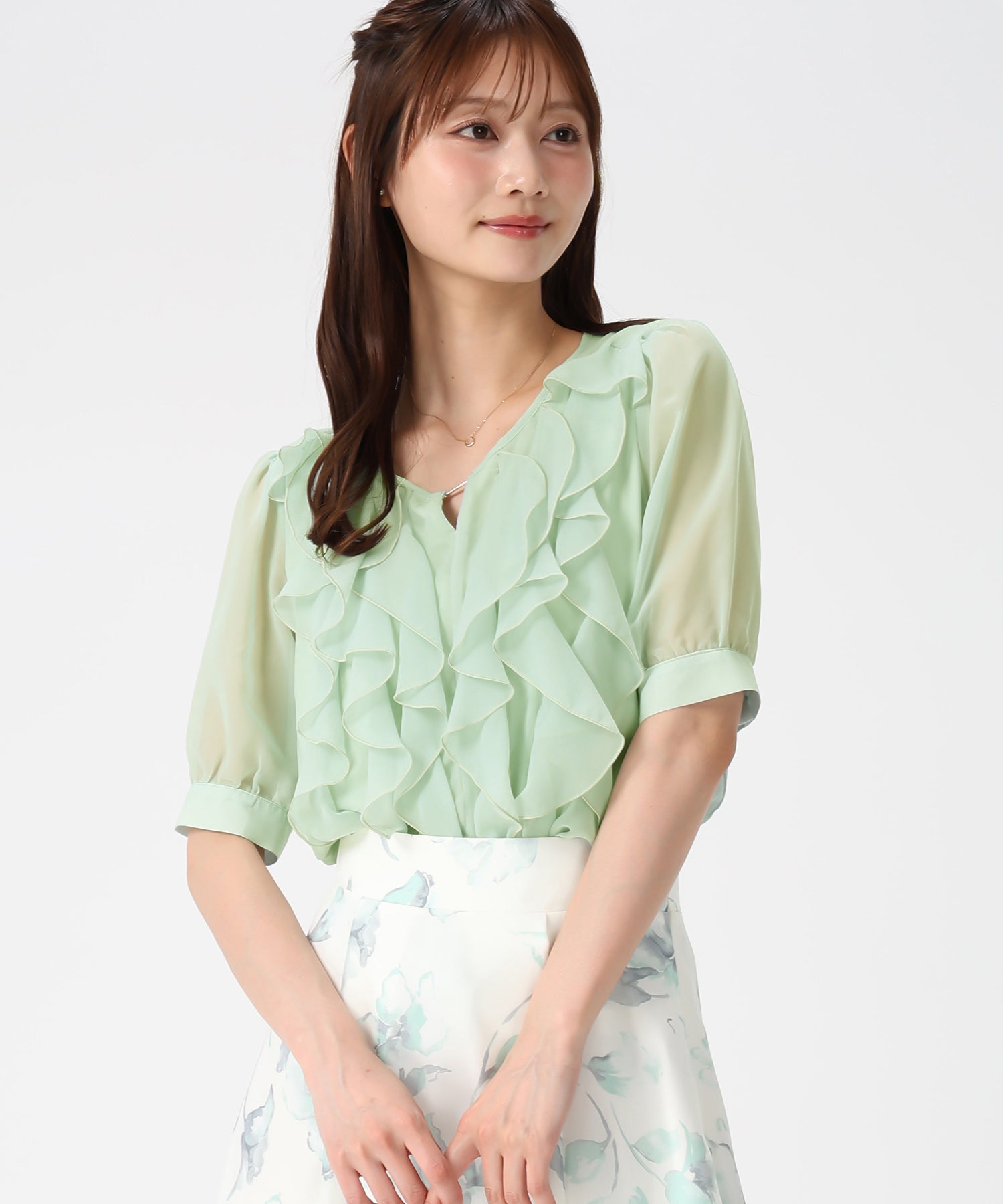 パウダーシフォンバー付きラッフル5分袖ブラウス/MM628106 – MISCH