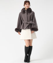 画像をギャラリービューアに読み込む, 【予約品 11月末入荷予定】ブローチ付きポンチョコート/MM548603
