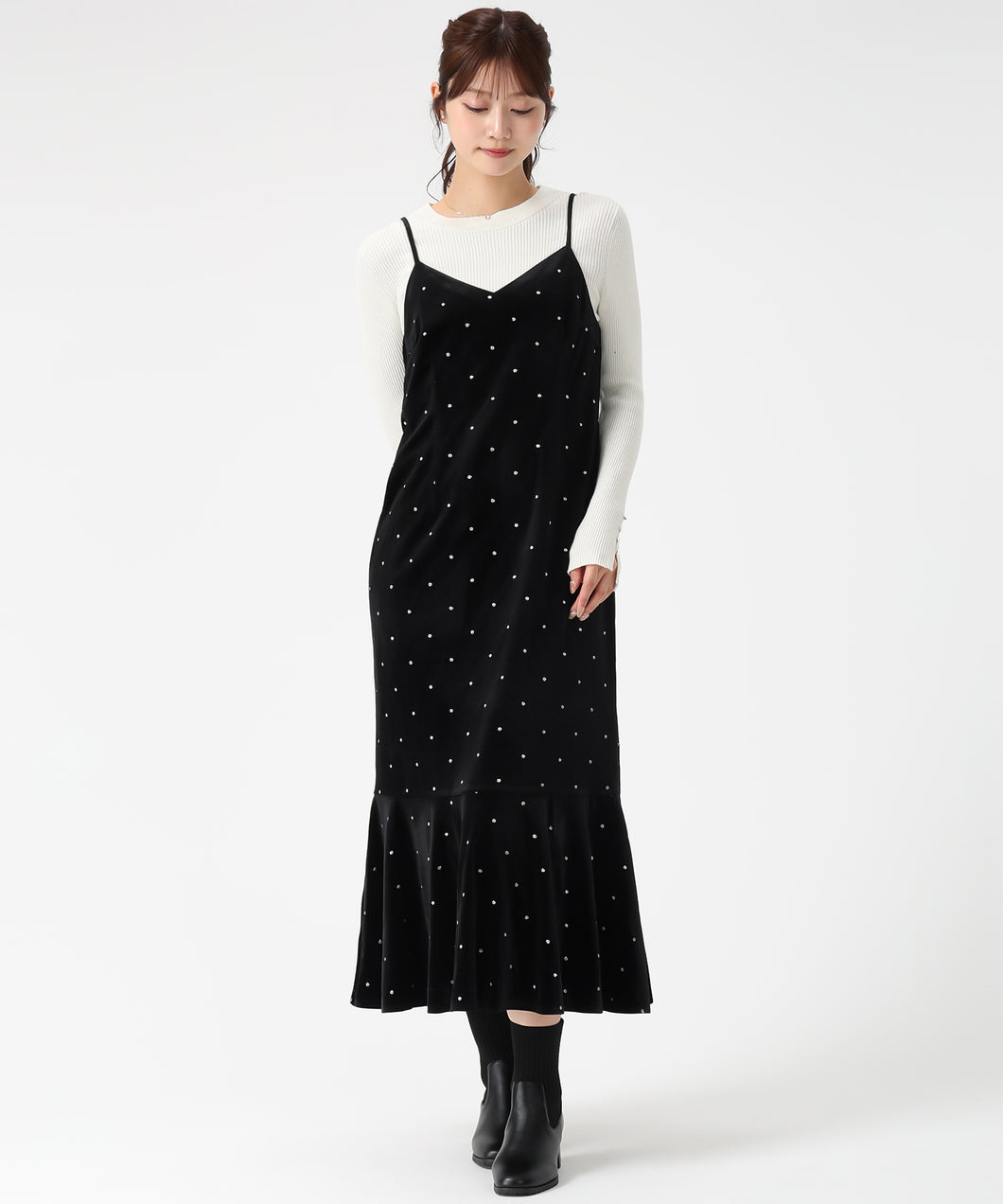 【WEB限定予約販売/12月上旬発売予定】Vネックベロアキャミワンピース/MM547425