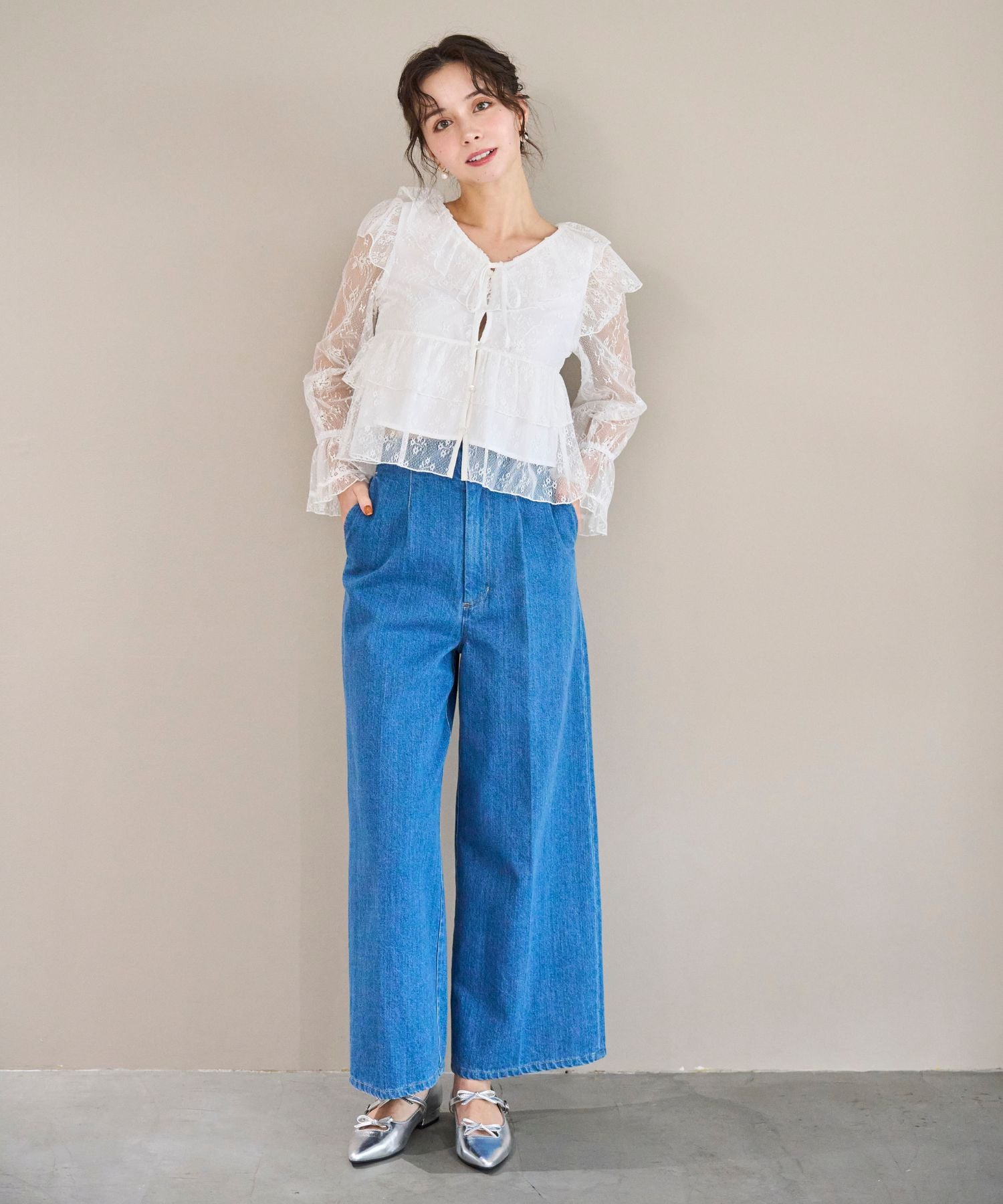 新品未使用♡MISCHMASCHのパール付きストレートパンツ ホワイト Sサイズ 新品未使用♡MISCHMASCHのパール付きストレートパンツ ホワイト