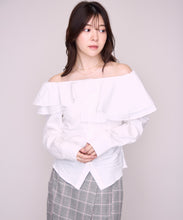 画像をギャラリービューアに読み込む, 【一部店舗限定】アシンメトリーオフショルブラウス/MM658138
