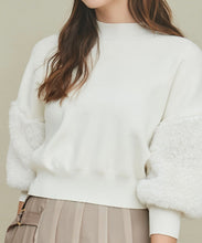 画像をギャラリービューアに読み込む, 袖ファー付きニット/TT438301
