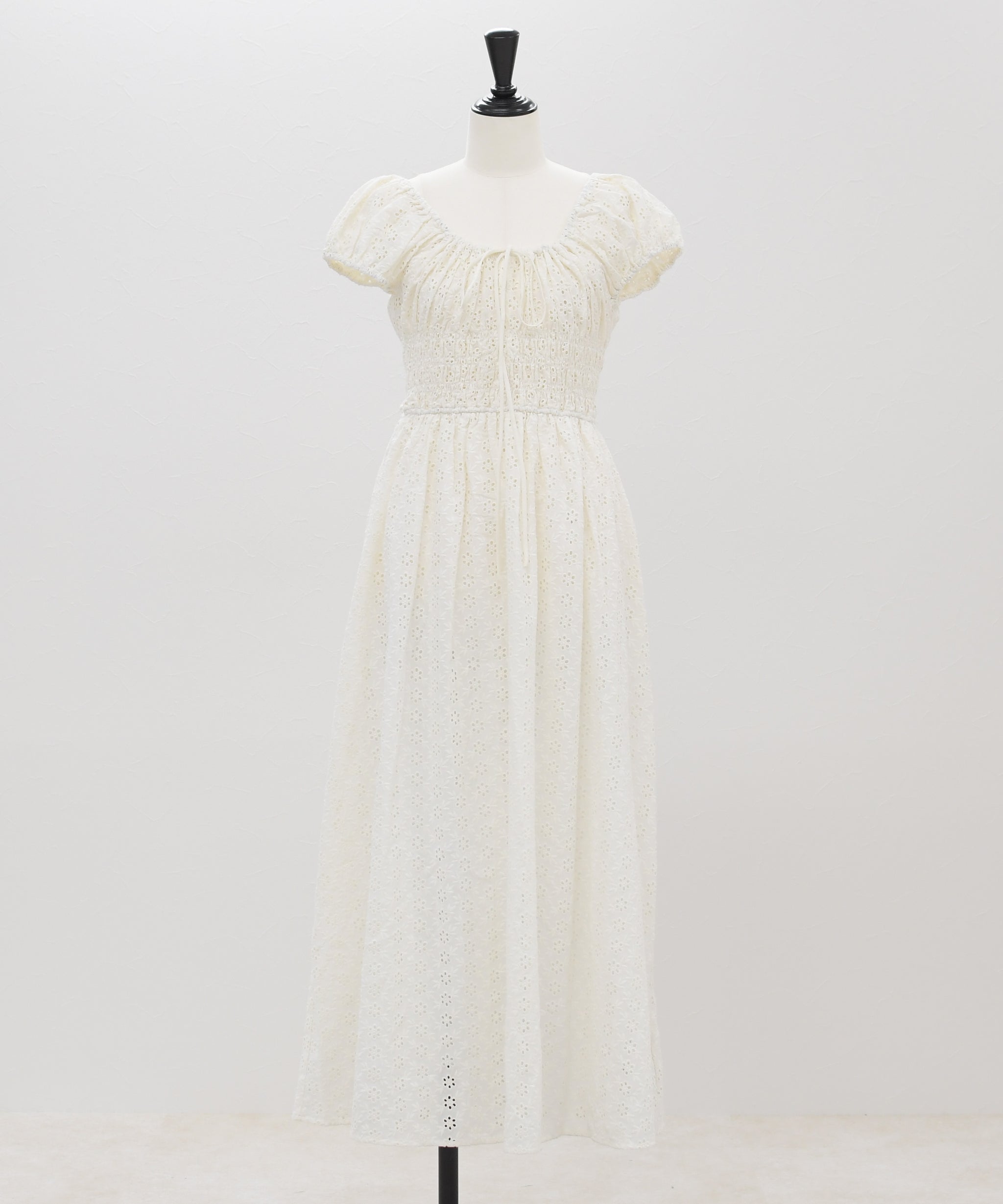 一部店舗限定】カットワークレースフレアワンピース/MM657409 – MISCH