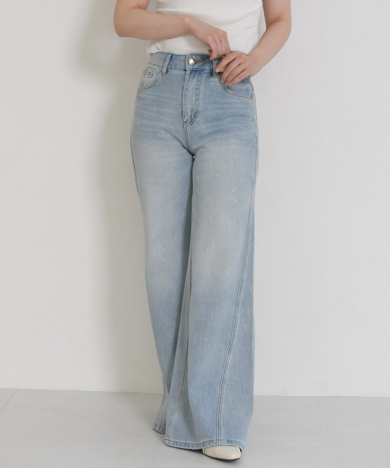 一部店舗限定】きらめきラメ入り美脚デニムパンツ/MM657304 – MISCH
