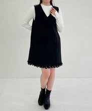 画像をギャラリービューアに読み込む, 【一部店舗限定】裾レースVネックミニジャンパースカート/MM657402
