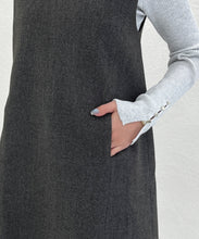 画像をギャラリービューアに読み込む, 【一部店舗限定】裾レースVネックミニジャンパースカート/MM657402
