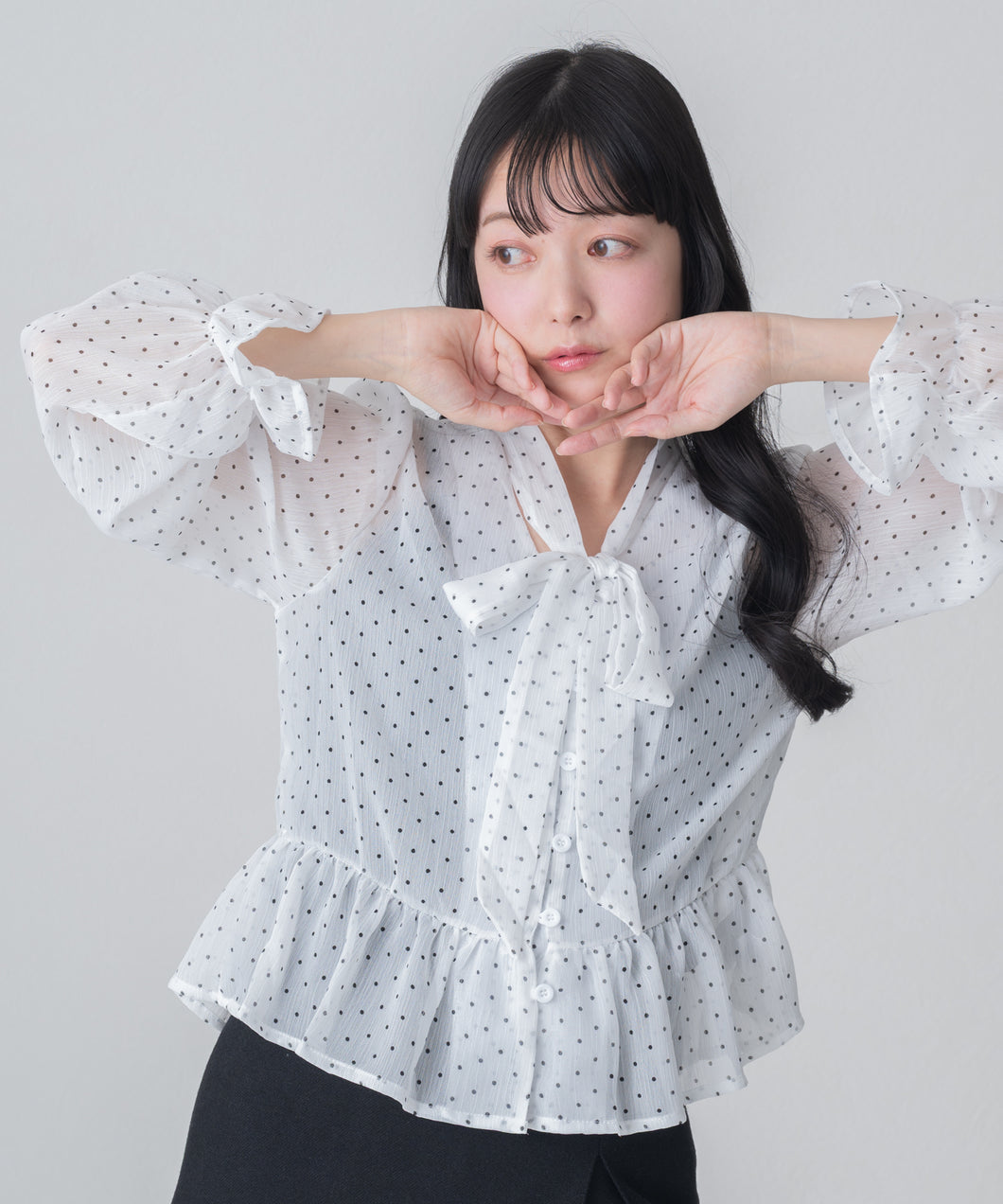 一部店舗限定】ドットシアーVネックブラウス/MM658105 – MISCH MASCH