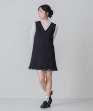 画像をギャラリービューアに読み込む, 【一部店舗限定】裾レースVネックミニジャンパースカート/MM657402
