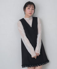 画像をギャラリービューアに読み込む, 【一部店舗限定】裾レースVネックミニジャンパースカート/MM657402
