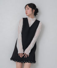 画像をギャラリービューアに読み込む, 【一部店舗限定】裾レースVネックミニジャンパースカート/MM657402

