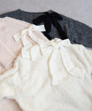 画像をギャラリービューアに読み込む, 【予約販売/11月中旬発売予定】【一部店舗限定アイテム】肩リボンふわもこニット/TT558302
