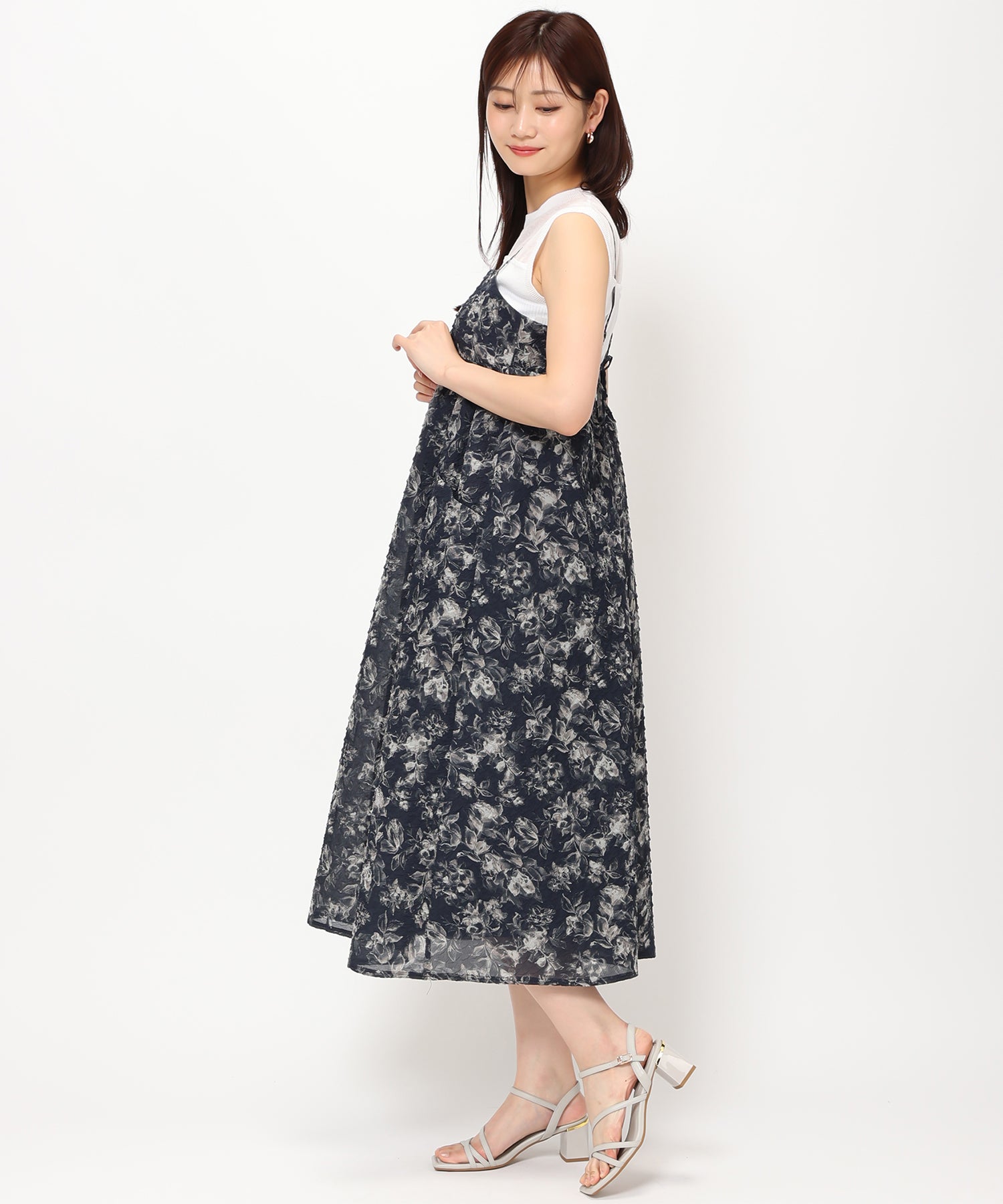 [完売間近]アイダンマトックス 黒メッシュ美花柄ミモレ丈ドレス AIDAN MATTOX(アイダンマトックス)の商品一覧 - 海外通販のBUYMA