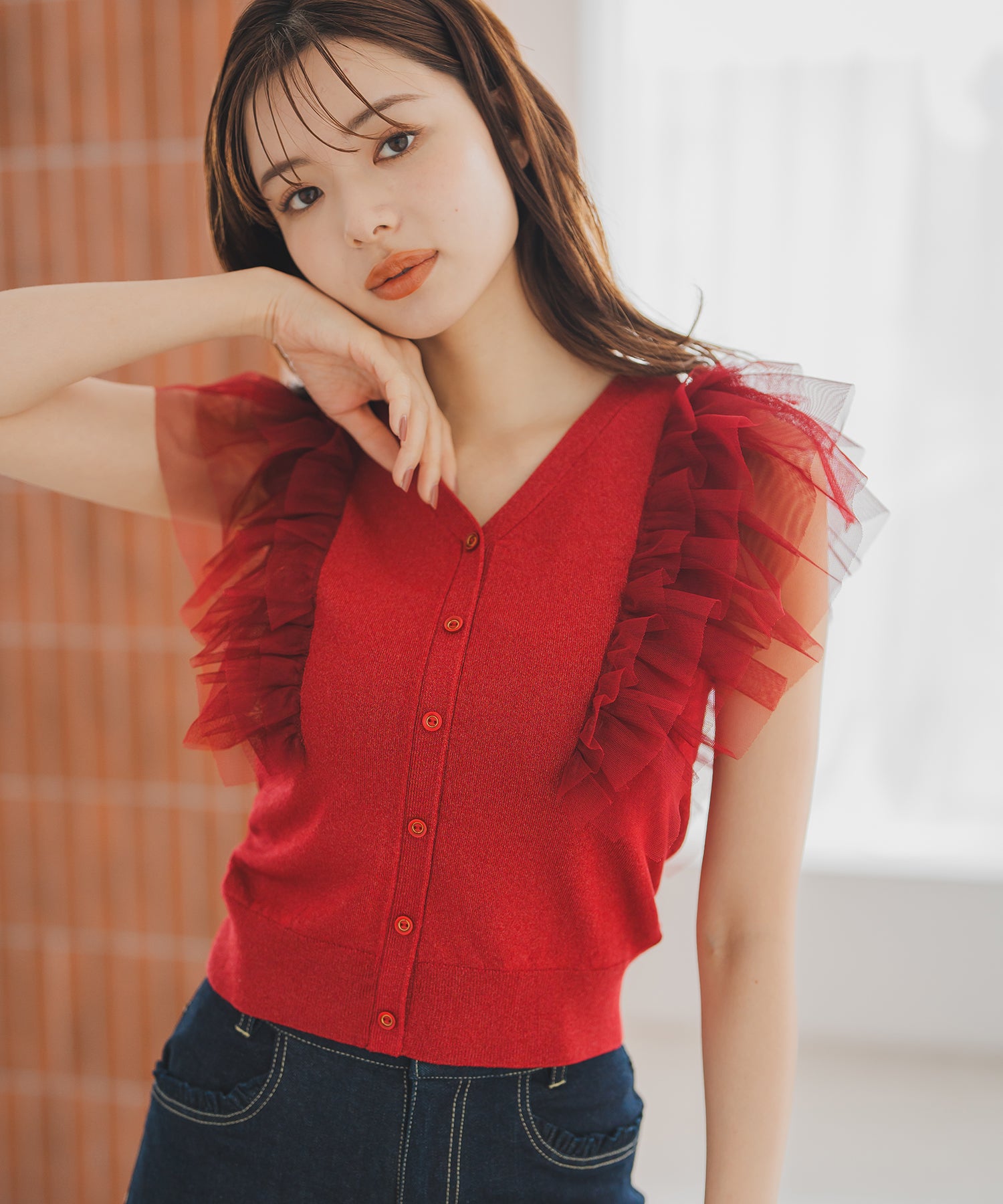 新品未使用　ボリュームフリルとのコントラストが美しいニットベア J1U by LA BELLE ETUDE】ニッティングパターンボリュームフリル