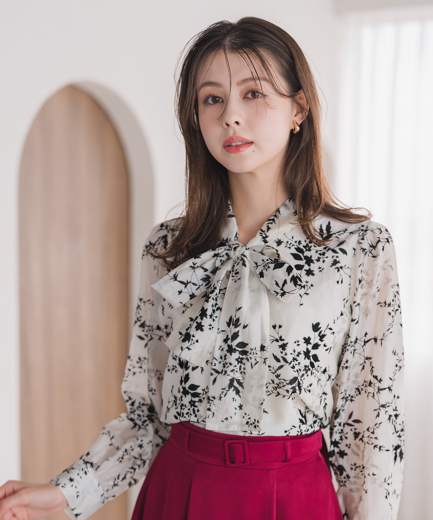 希少 美品 ラルフローレン モノグラム柄 ボウタイブラウスMサイズ 希少 美品 ラルフローレン モノグラム柄 ボウタイブラウスMサ