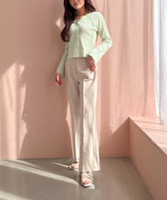 画像をギャラリービューアに読み込む, 【再入荷】【WEB限定アイテム】フレアカットタックパンツ/MM557304
