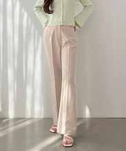 画像をギャラリービューアに読み込む, 【再入荷】【WEB限定アイテム】フレアカットタックパンツ/MM557304
