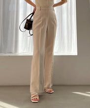 画像をギャラリービューアに読み込む, 【再入荷】【WEB限定アイテム】フレアカットタックパンツ/MM557304
