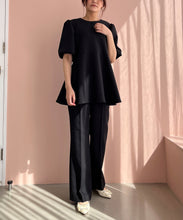 画像をギャラリービューアに読み込む, 【再入荷】【WEB限定アイテム】フレアカットタックパンツ/MM557304
