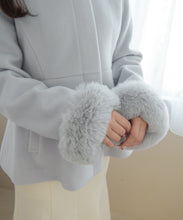 画像をギャラリービューアに読み込む, 【WEB限定】2way袖ファーペプラムコート/MM558601
