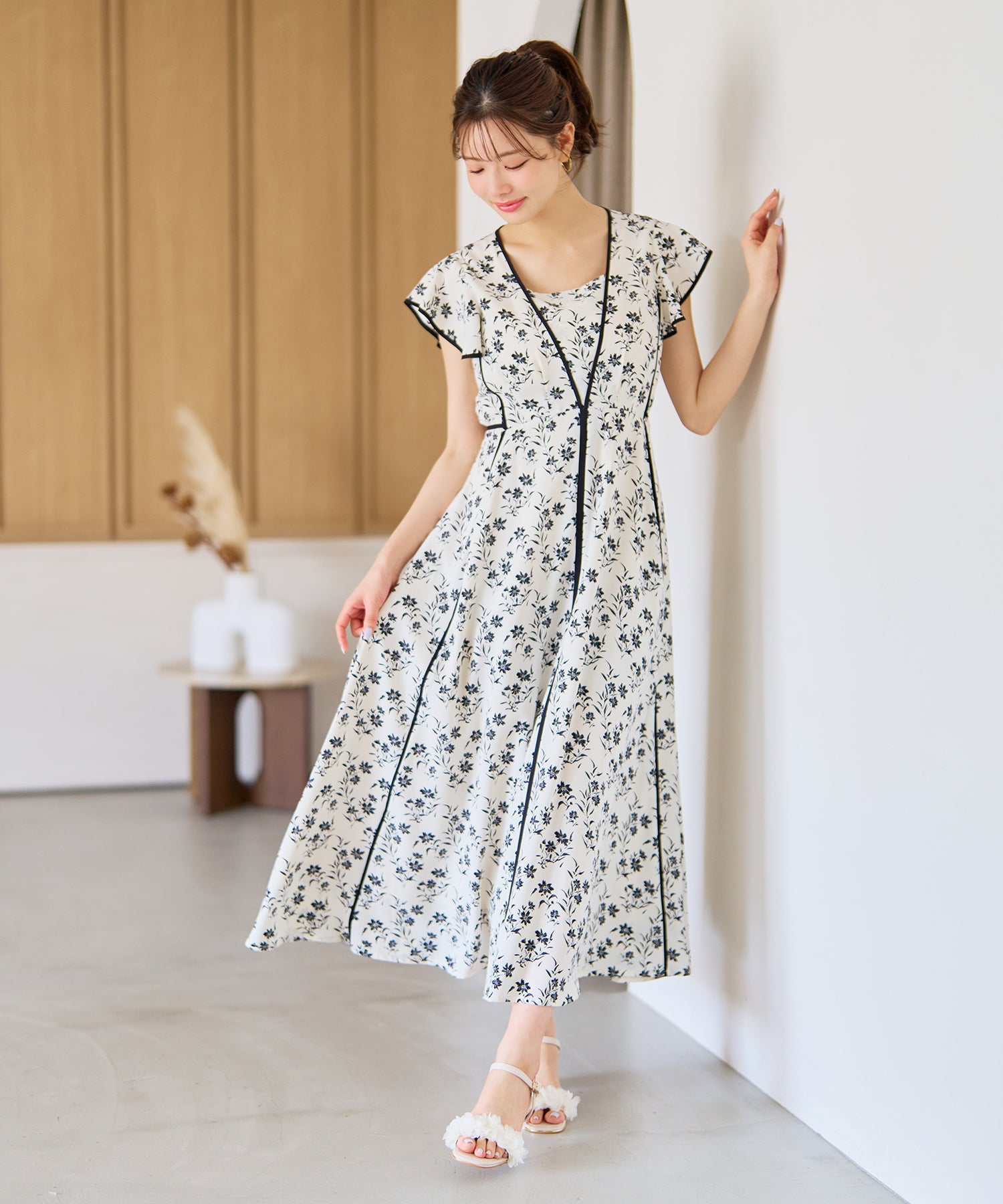 パイピングモノトーン花柄ワンピース/MM627405 – MISCH MASCH|31 Sons