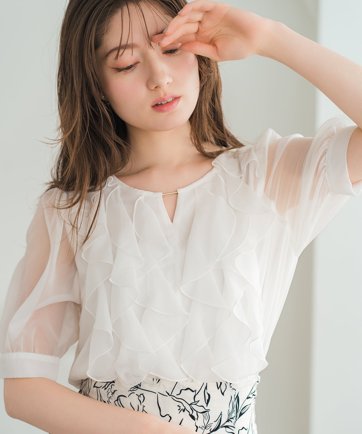 パウダーシフォンバー付きラッフル5分袖ブラウス/MM628106 – MISCH
