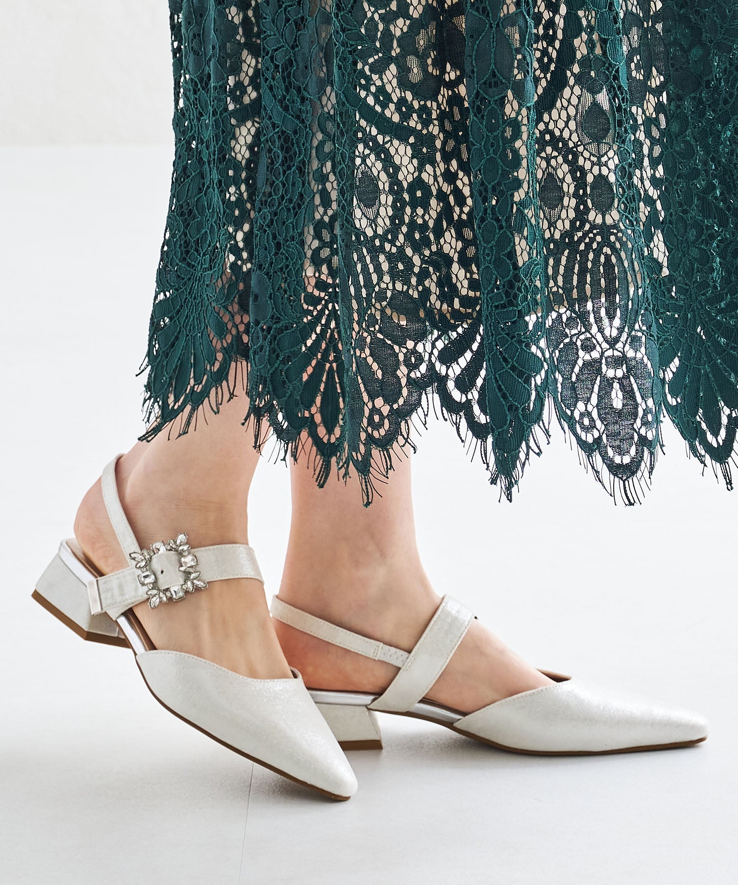 ビジューバックストラップローヒールパンプス/MOR111 – MISCH MASCH|31