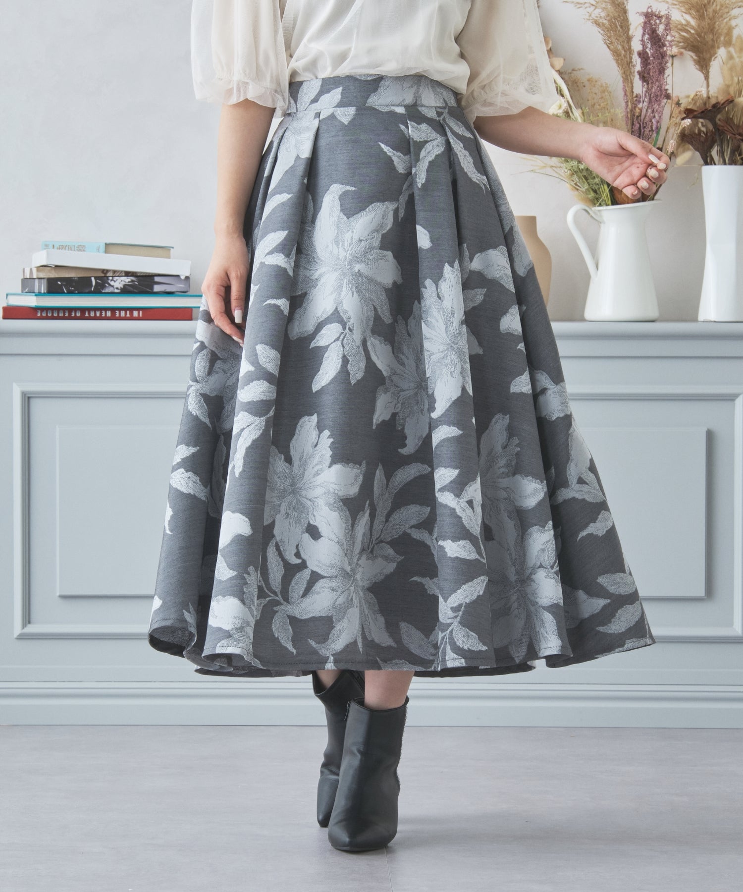 DOLCE&GABBANA ジャガード 花柄 スカート ブラック系 40 DOLCE&GABBANA ジャガード 花柄 スカート ブラック系 40 DOLCE&GABBANA