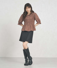 画像をギャラリービューアに読み込む, 一部店舗限定  シャーリングペプラムブラウス/TT558102
