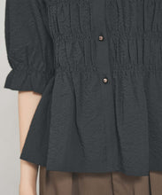 画像をギャラリービューアに読み込む, 一部店舗限定  シャーリングペプラムブラウス/TT558102
