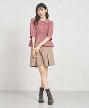 画像をギャラリービューアに読み込む, 一部店舗限定  シャーリングペプラムブラウス/TT558102
