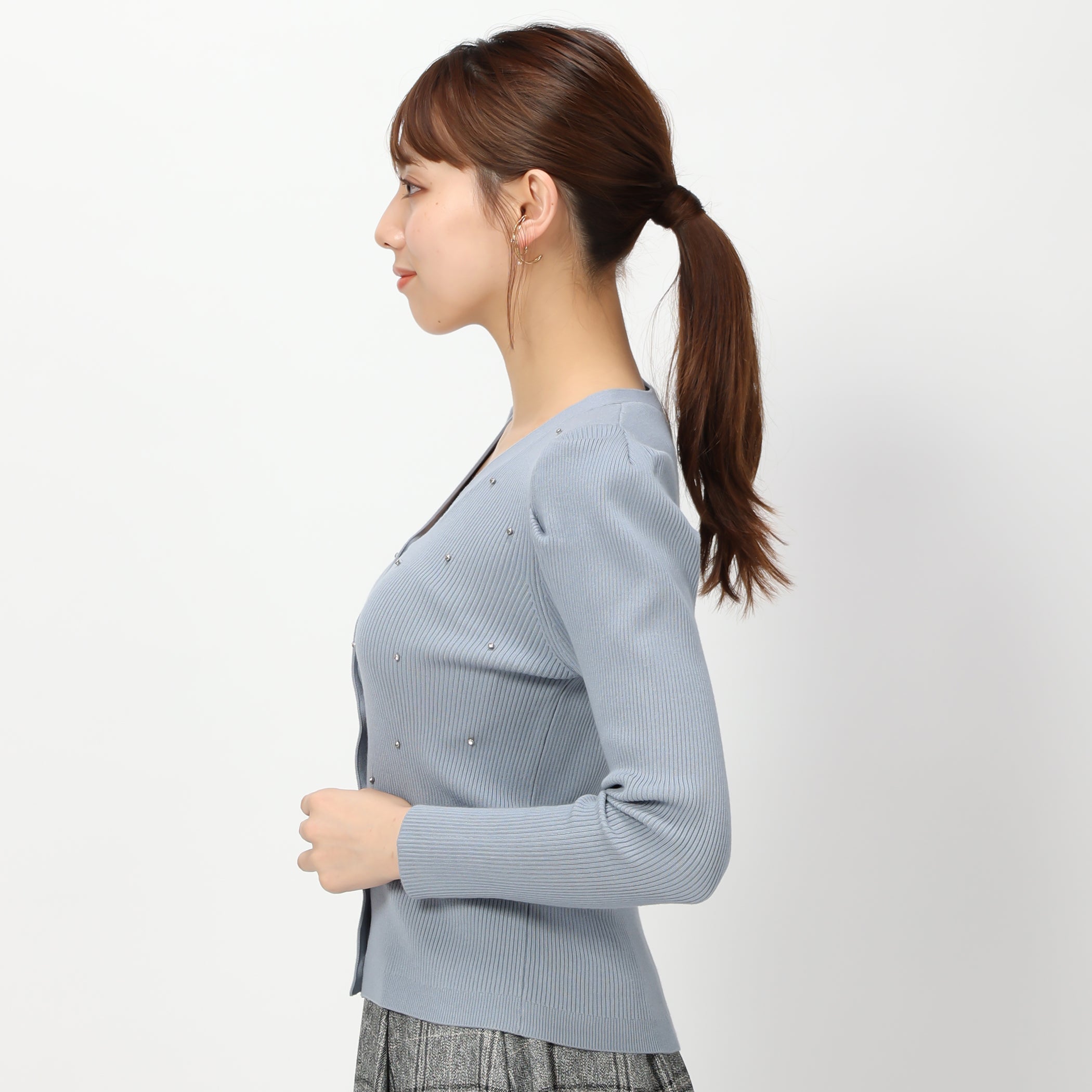 ビジュー散りばめ刺しゅうVネックカーディガン【期間限定】7/30(日)23:59まで
