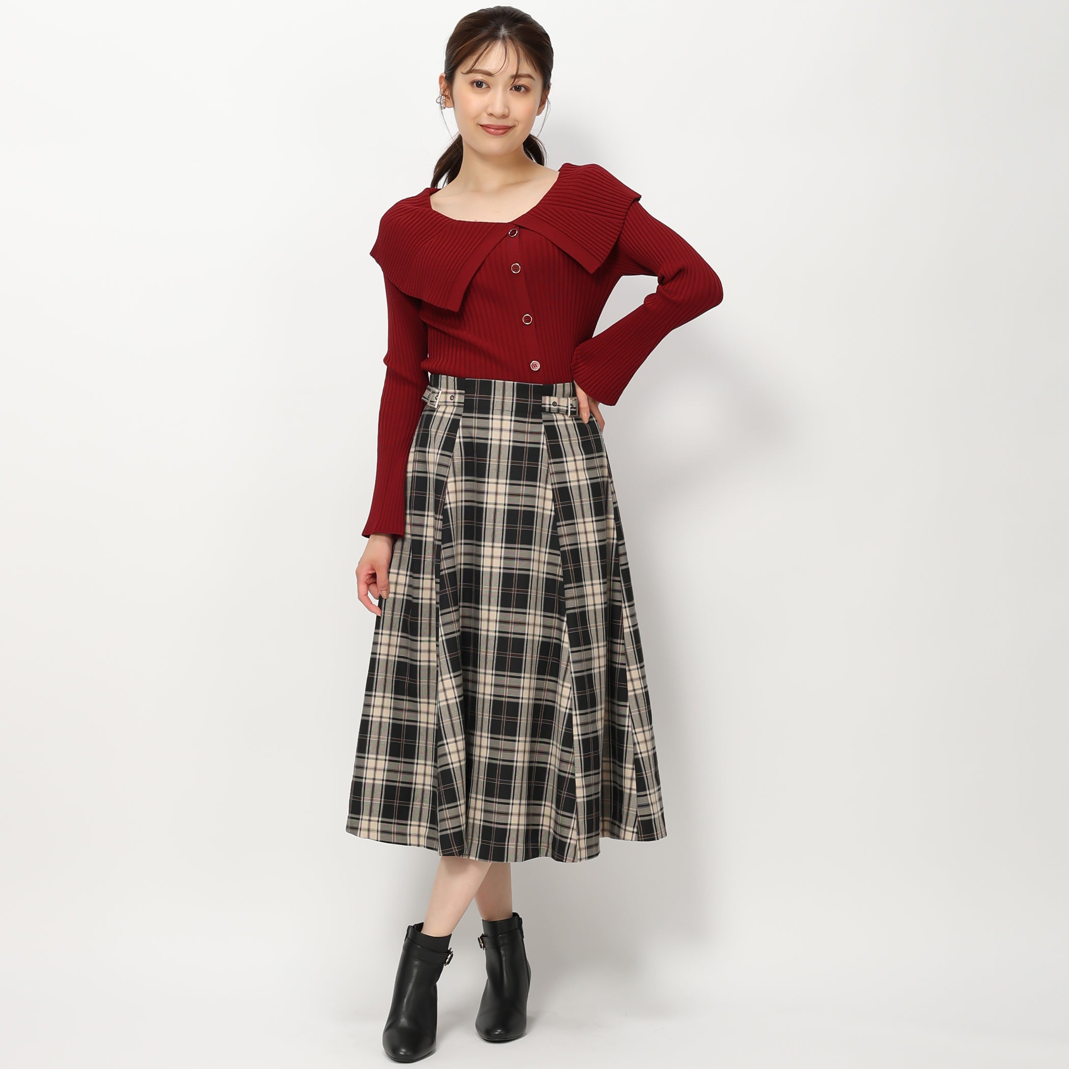 サイドバックルチェックスカート