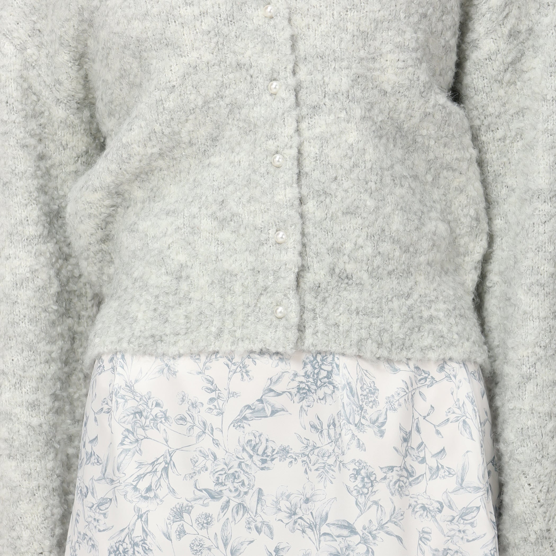 フワフワフラワー刺繍カーディガン