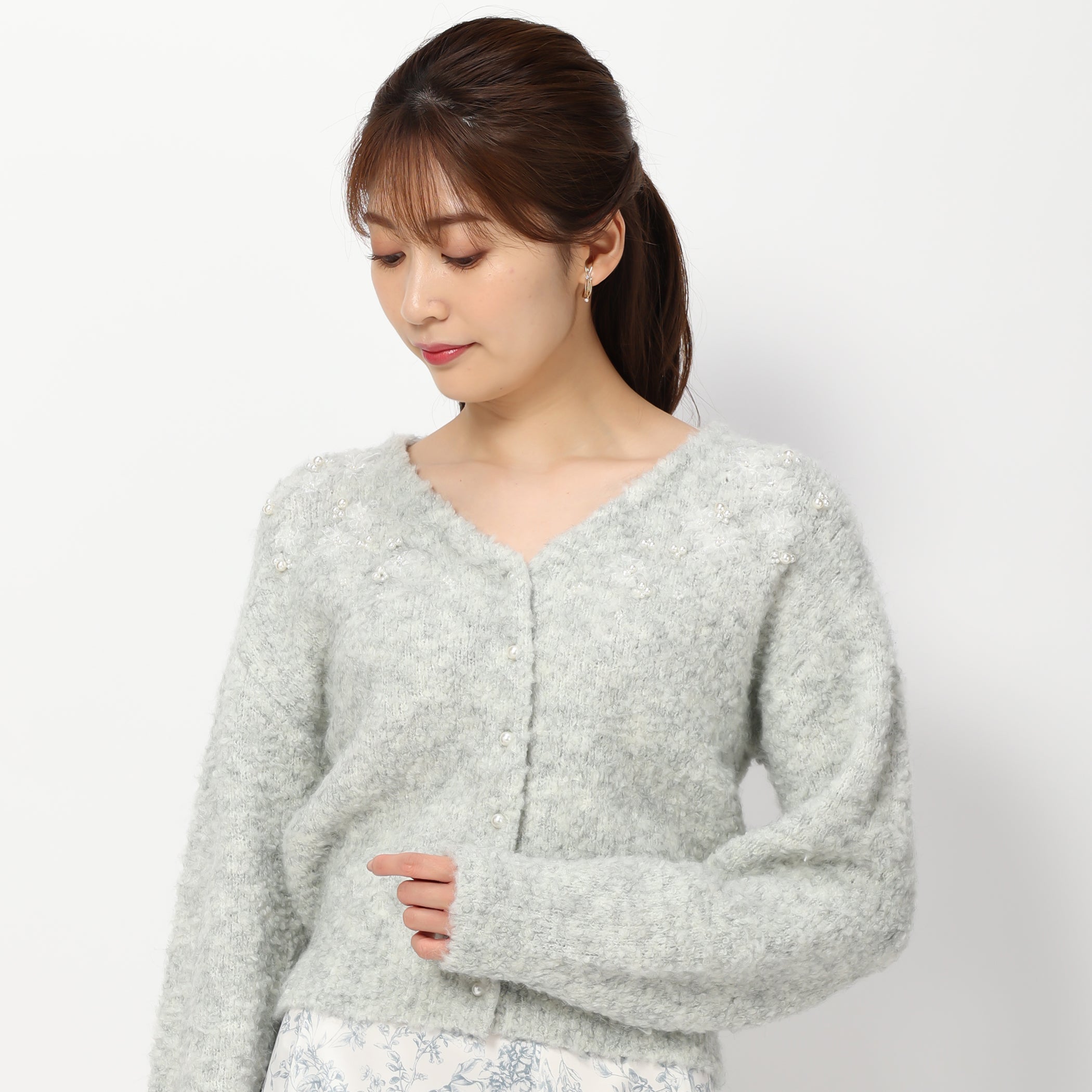 フワフワフラワー刺繍カーディガン