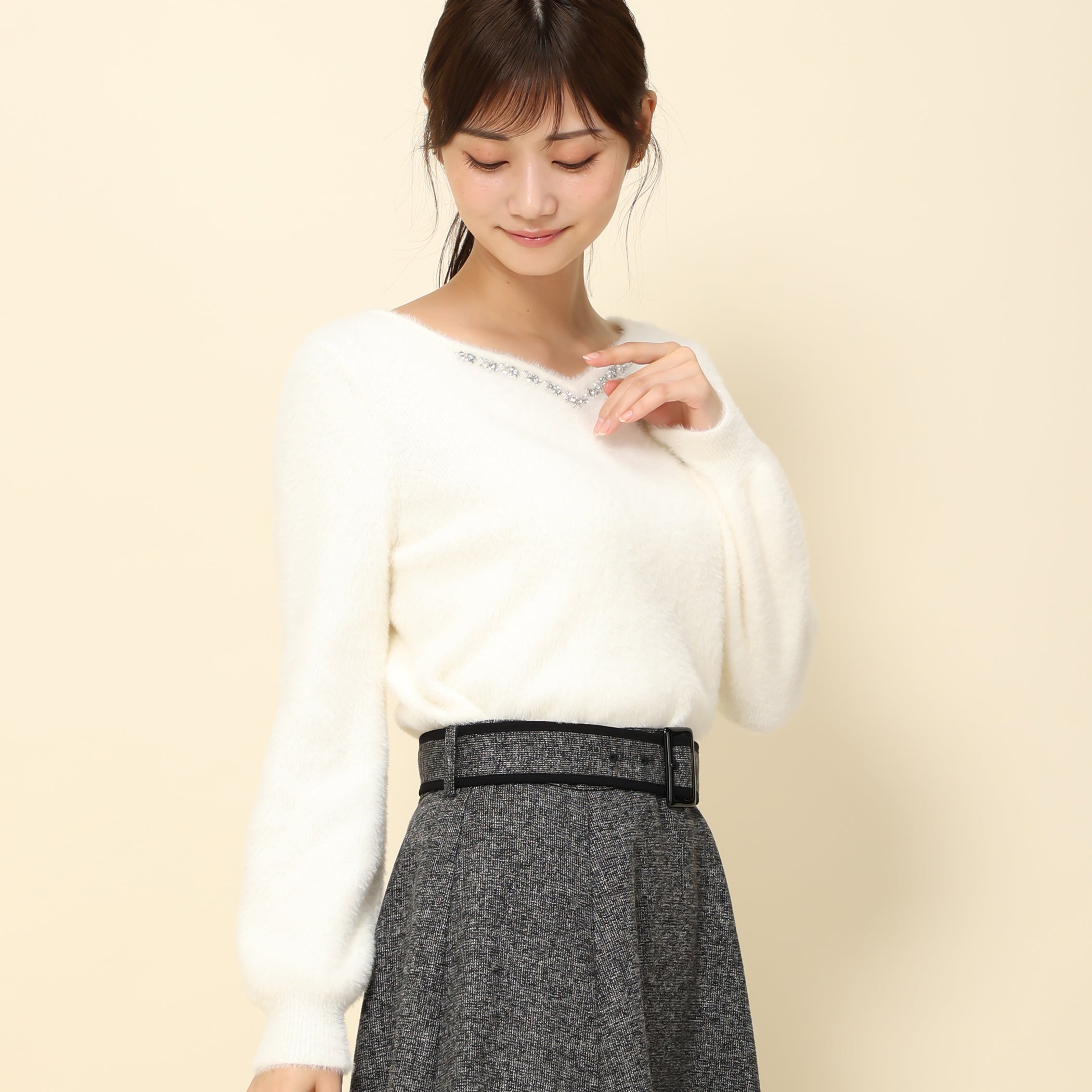 【予約販売商品】シャギーハートネックビジューニット/MM338303 (ホワイト)