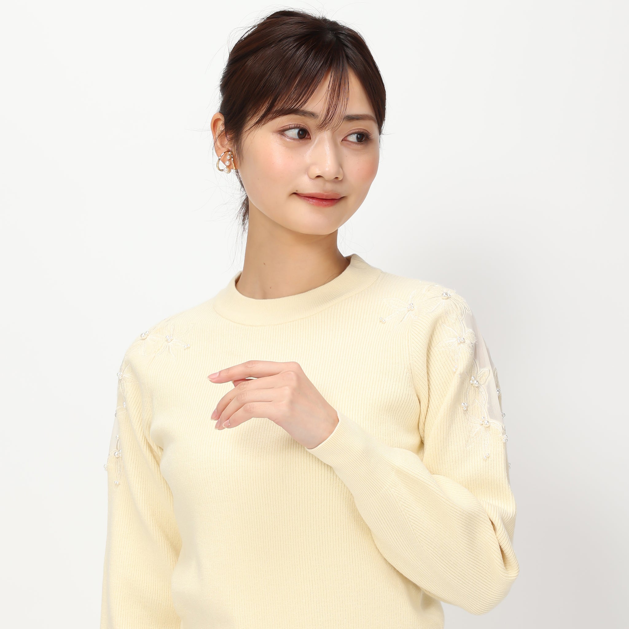 【激レア】MICHAELA BUERGER ニット 刺繍 ボタン 激レア】MICHAELA BUERGER ニット 刺繍 ボタン - メルカリ