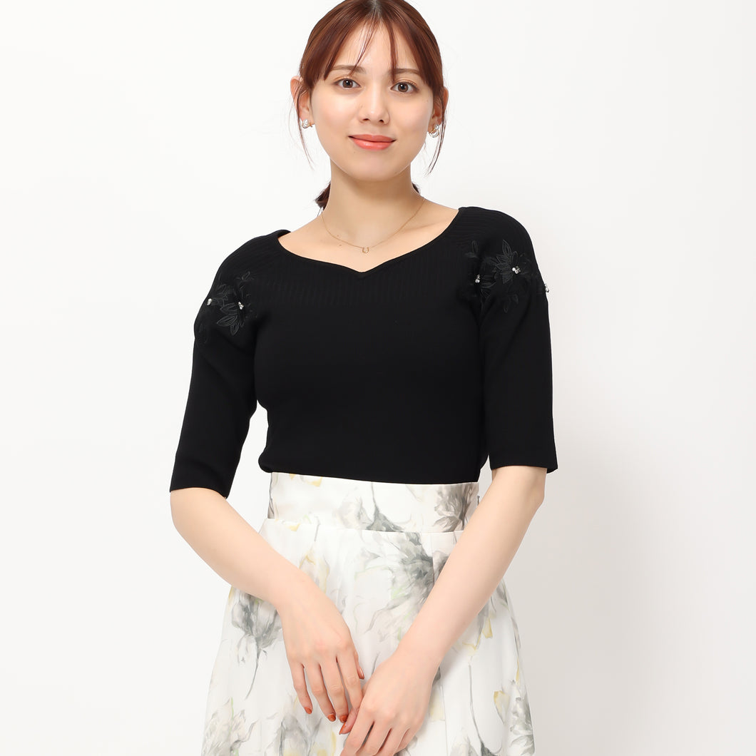 袖刺繍ハートネックニット/MM418316 (ブラック)